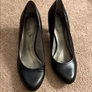 LifeStride Classic Black Pumps